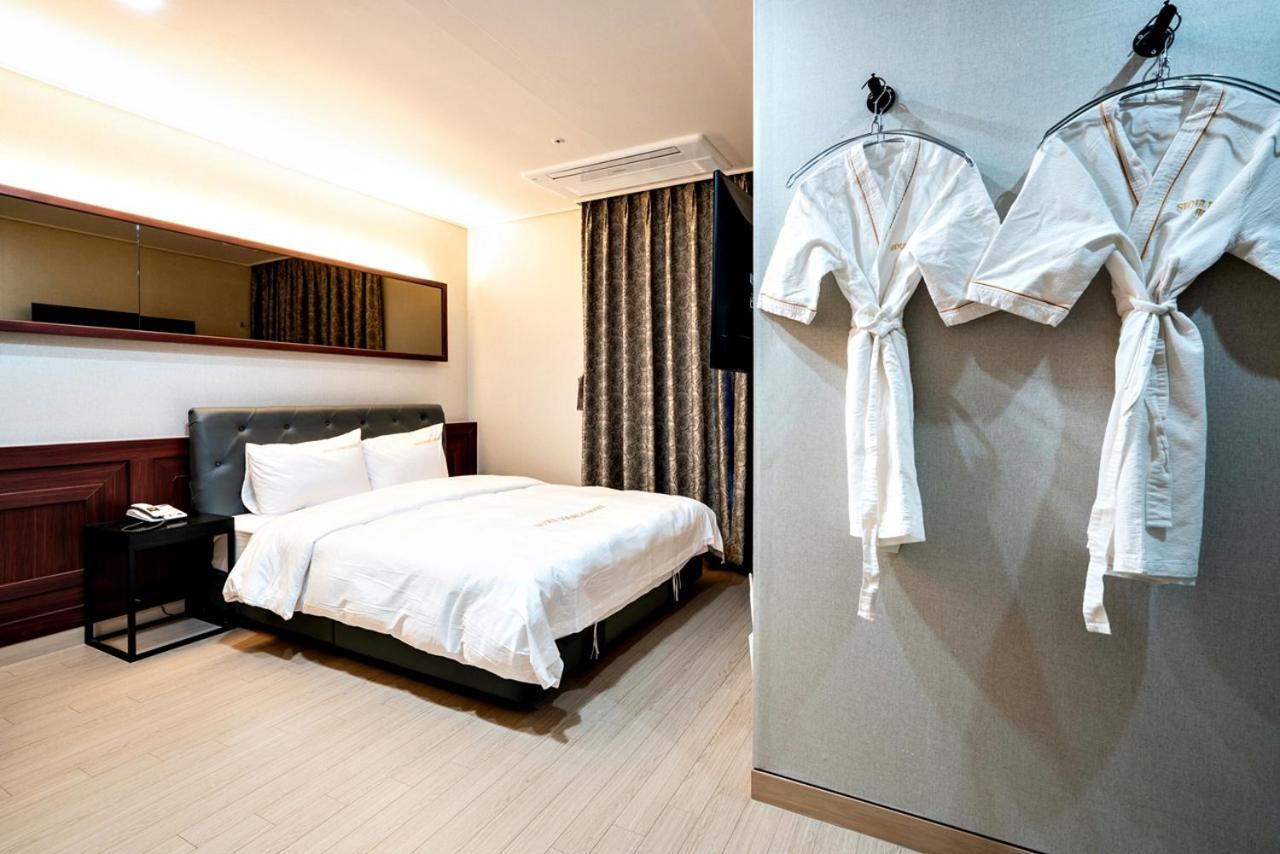 Siheung Seoul Tourist Hotel ภายนอก รูปภาพ