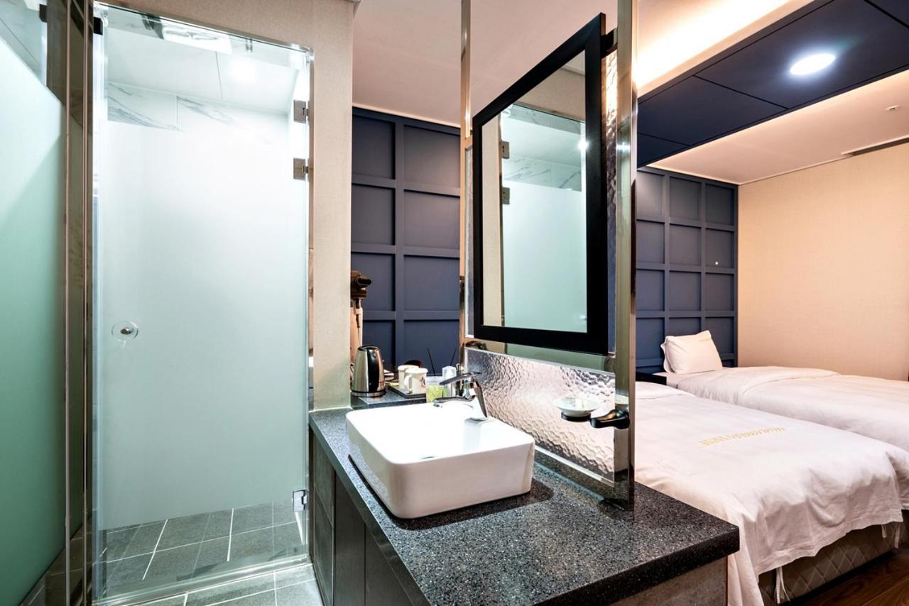Siheung Seoul Tourist Hotel ภายนอก รูปภาพ